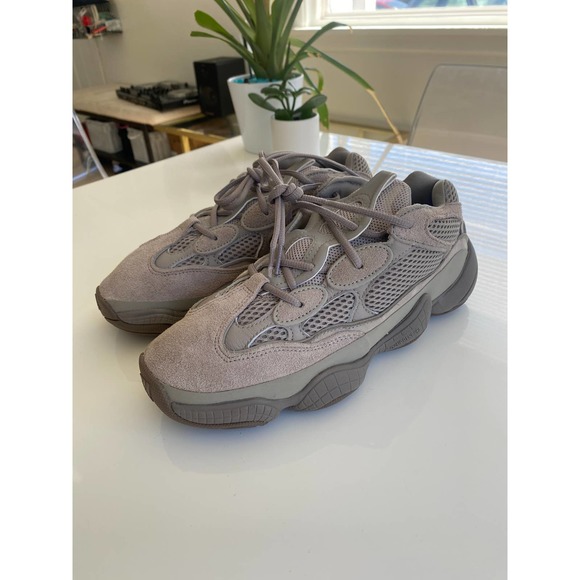 VNDS Yeezy 500 ash gray size 9
